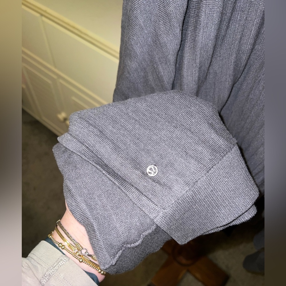 SOLD - Lululemon Forward Flow Poncho OS - Picture 9 of 9